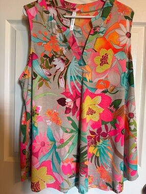 Sleeveless Floral V-Neck Tunic Top - Multicolor